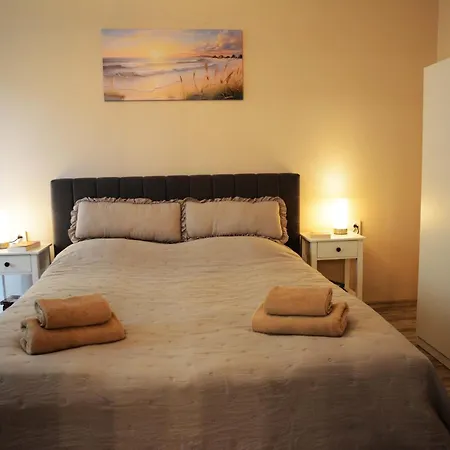 Beachside 2br Gem Lazur Apartment *